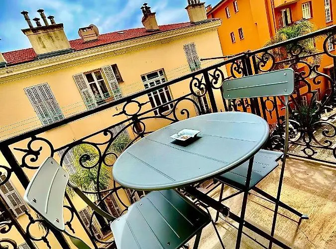 Luxury Monaco ! 7 Mins Walk To Casino Square ! Yacht Show ! F1 ! 15 Sec To Monaco ! Apartament Beausoleil