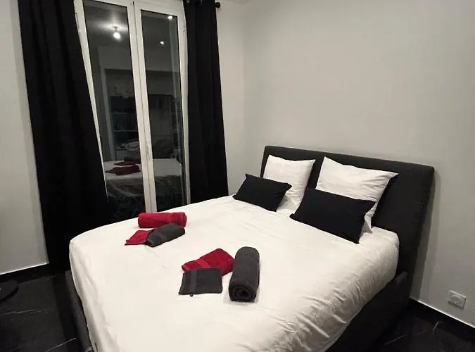 Luxury Monaco ! 7 Mins Walk To Casino Square ! Yacht Show ! F1 ! 15 Sec To Monaco ! Apartament *