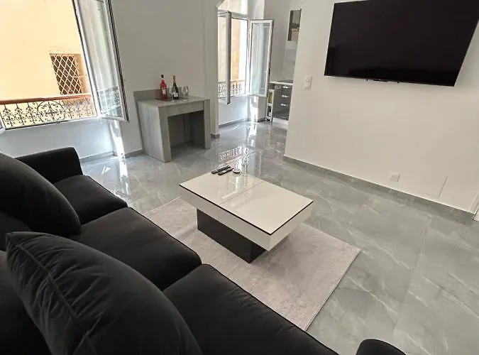 Apartament Luxury Monaco ! 7 Mins Walk To Casino Square ! Yacht Show ! F1 ! 15 Sec To Monaco ! Beausoleil