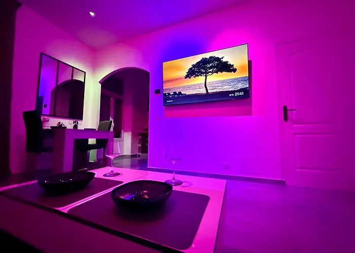 Luxury Monaco ! 7 Mins Walk To Casino Square ! Yacht Show ! F1 ! 15 Sec To Monaco ! * Beausoleil