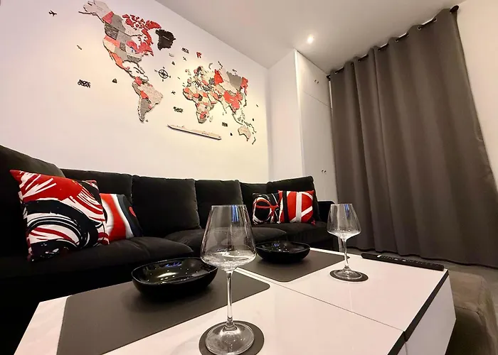 Luxury Monaco ! 7 Mins Walk To Casino Square ! Yacht Show ! F1 ! 15 Sec To Monaco ! Beausoleil